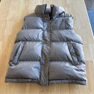 Quince Responsible Down Puffer Vest in Stone Taupe